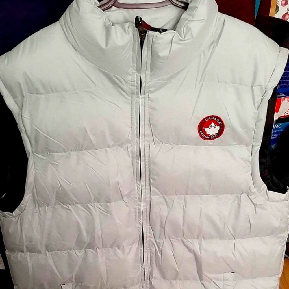 Canada Weathergear Men’s Down Vests
